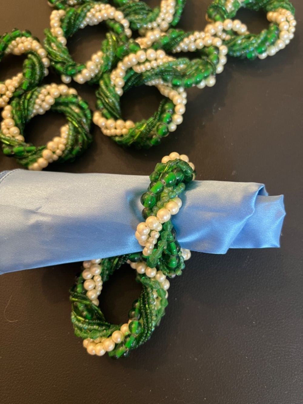 Christmas 14 wisted multi-strand beaded napkin rings emerald green & faux pearls - Picture 5 of 9